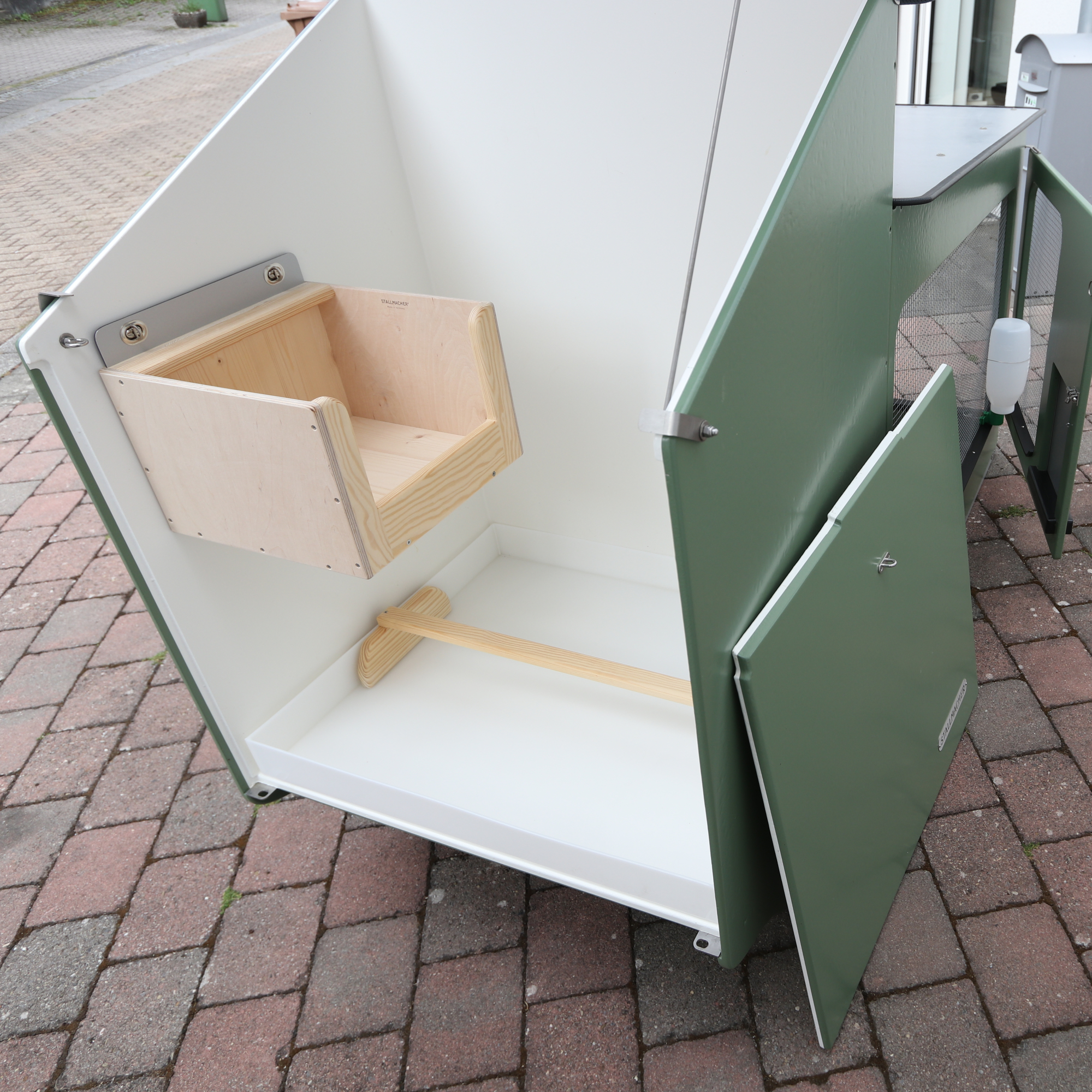 Gebrauchter Compact-Star-Max für Hühner, Resedagrün lackiert, Baujahr 2023, Test- und Erprobungsstall, mit Zubehör – Bild 5